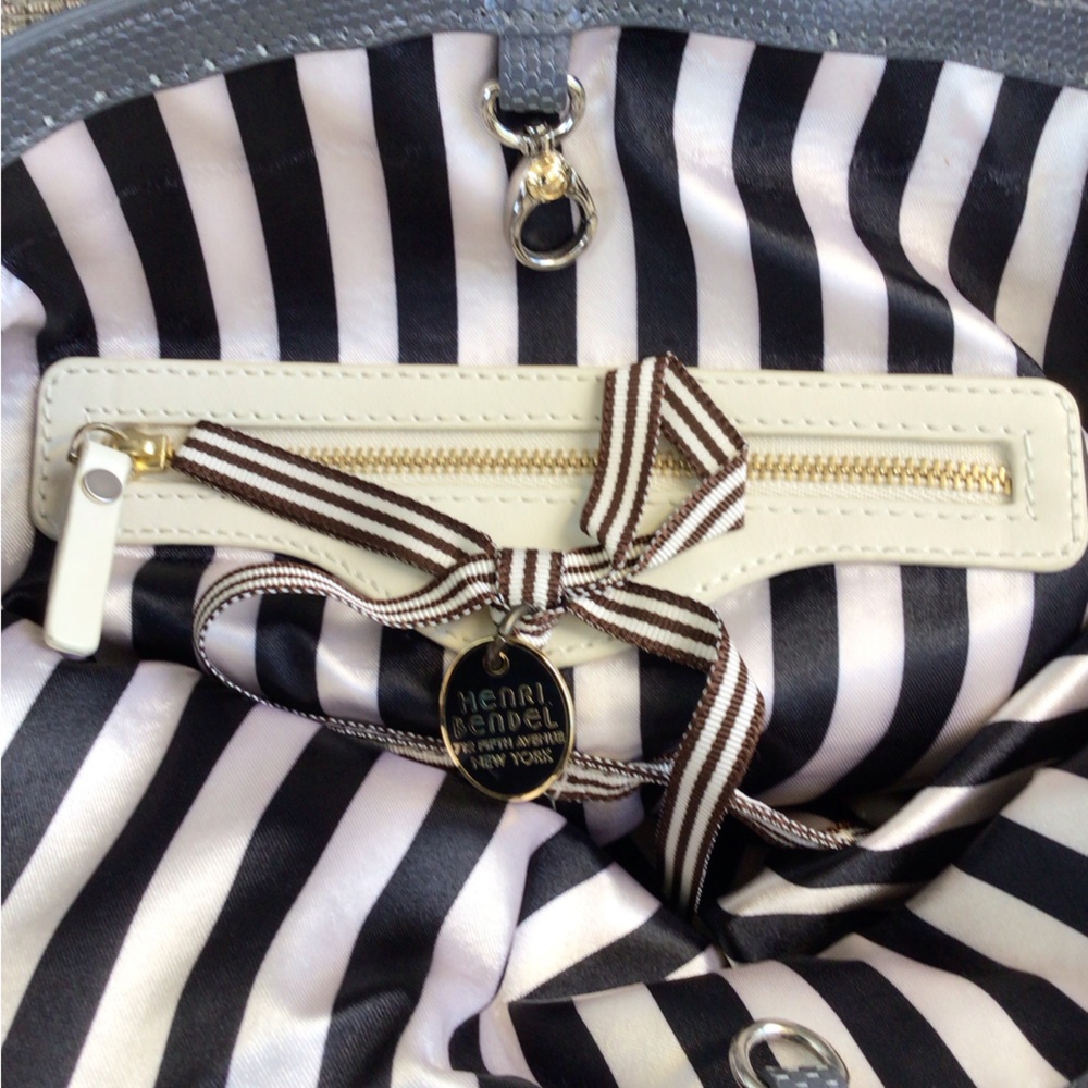 ❌SOLD❌ Henri Bendel Blue Nylon/Leather Tote Bag - Picture 9 of 11